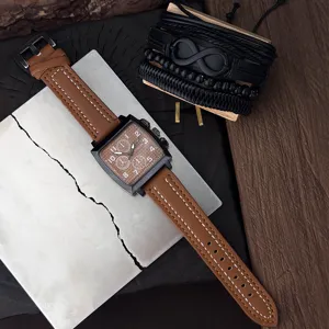 Ανδρικό τετράγωνο ρολόι quartz σετ μαύρη θήκη καφέ δερμάτινο λουράκι δώρο πολυτελείας.