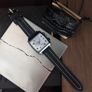 Set rologiou quartz andras me mavri tetragoni thiki kai dermatino louri me vrasilia.