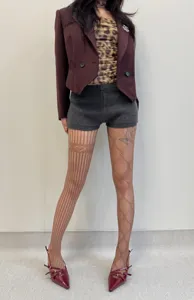 Collants résille ajourés sexy et bas à motifs tendance pour femmes mode printemps été.