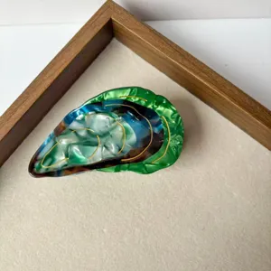 Oyster Shape Hair Claw Clip Creative Gradient Resin Shark Clip Cute Hair Accessory for Women