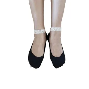 Süße Lolita Spitzenriemen Bootssocken süße Baumwolle unsichtbare Socken für Damen