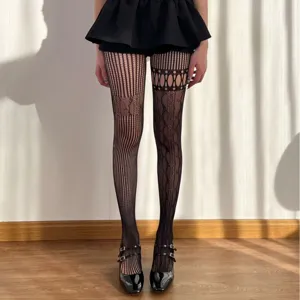 Schicke schwarze Spitzenstrumpfhose mit Lochmuster für Damen, modische Netzstrümpfe für den Alltag.