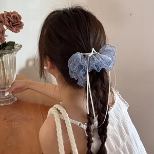 Chouchou de cheveux en dentelle bleue style coréen avec nœud ruban blanc pour un look quotidien.