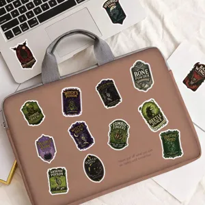 Vista dettagliata adesivi etichette pozione Halloween, decalcomanie vinile impermeabili per laptop.