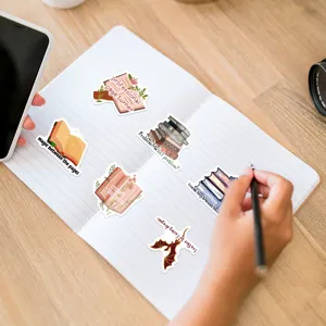 Adesivi impermeabili per amanti dei libri, borracce e telefoni. Creativi decori fai da te.