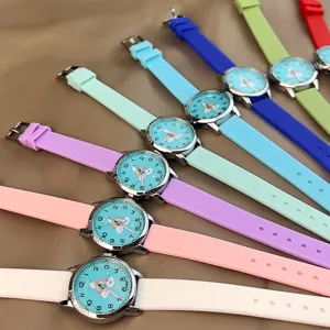 Bunte Silikonarmband Kinderuhr mit süßem Regenbogen Zifferblatt, ideale Schüler Quarzuhr für Alltag.