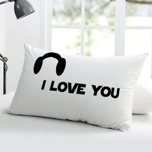 Housse de coussin rectangulaire blanche pour couple avec imprimé, douce et jolie décoration.