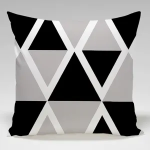 Funda de cojín geométrica con moderno patrón de triángulos en negro, blanco y gris.