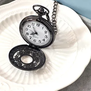 Orologio da tasca vintage cavo con catena, display al quarzo classico regalo retro uomo.