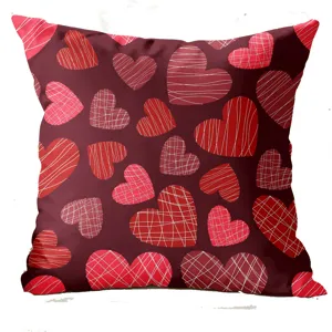 Housse de coussin rouge Saint-Valentin avec motifs de cœurs mignons, douce pour canapé.
