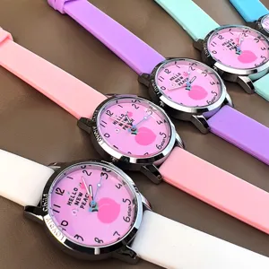 Bunte Silikonarmband Kinder Quarz Uhr mit süßem Pfirsich Zifferblatt Design für den Alltag.