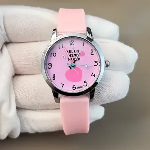 Kinder rosa Pfirsich Silikon Quarz Uhr Detailansicht, süßes Zifferblatt und weicher Riemen.