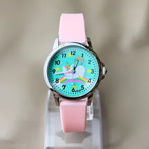 Kinder süße Einhorn Regenbogen Zeichentrick Quarz Uhr mit rosa Silikon Armband für Jungen Mädchen.