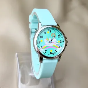 Kinder süße Einhorn Katze Quarzuhr mit weichem Silikonarmband, buntes Zifferblatt für Kinder.