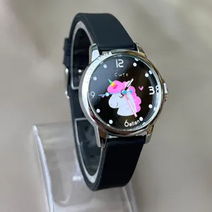 Kinder Süß Einhorn Quarz Uhr Schwarzes Silikon Armband Kinder Geschenk Armbanduhr