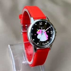 Kinder Quarzuhr rotes Silikonarmband niedliches Einhorn Zifferblatt fuer Schueler Geschenk