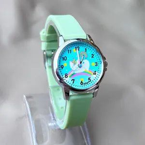 Kinder Quarzarmband minzgruenes Silikonarmband suesse Katze Regenbogen Zifferblatt