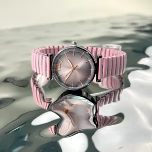 Reloj de cuarzo casual para mujer con correa elastica rosa y esfera sencilla en detalle
