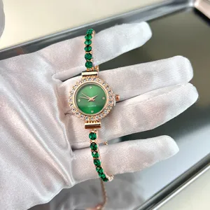 Orologio da donna al quarzo con strass verdi, elegante orologio bracciale con cristalli.