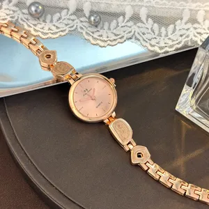 Damen Quarzuhr mit unregelmäßigem Kettenarmband und elegantem Zifferblatt für den täglichen Look.