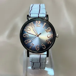 Reloj de cuarzo para mujer esfera degradada azul con números árabes dorados correa cocodrilo