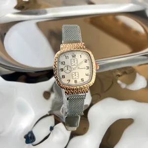 Quadratische Damenuhr Quarz mit strukturiertem Roségold Lünette und Mesh Armband.
