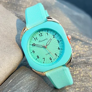 Modische bonbonfarbene Quarz-Silikonarmbanduhr mit stilvollem Metallrand und Zifferblatt.