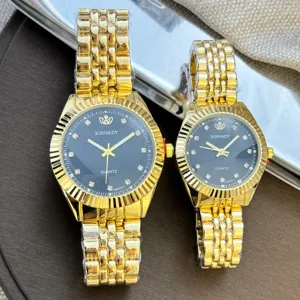 Paar Quarzuhr Set Legierung Vergoldet Business Armbanduhr Mit Strass Geriffelte Lünette Für Männer Und Frauen Geschenk Luxus Uhren