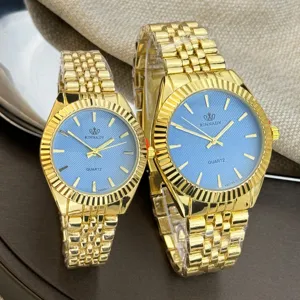 Goldenes Paar Quarzuhren Set mit blauem Zifferblatt, elegante Armbanduhren für Damen und Herren.