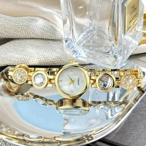 Γυναικείο χρυσό ρολόι χαλαζία με λαμπερά στρας κρύσταλλα πολυτελές ρολόι βραχιόλι