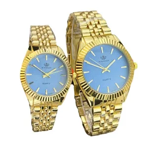 Goldenes Paar-Quarzuhr-Set mit klassischem blauem Zifferblatt und Metallarmband für sie und ihn.