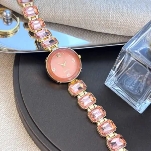 Elegante dames quartz horloge met roze kristal strass vierkante armband snoep stijl.