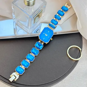 Luxus quadratischer blauer Edelstein Damen Uhr elegante Mode Armband Quarzuhr Detailansicht