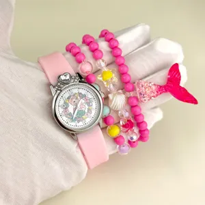 Set orologio al quarzo rosa per bambini con bracciale perle sirena e ciondolo.