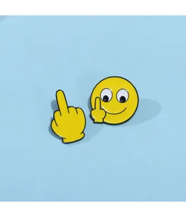 Divertente spilla smaltata emoji dito medio simpatica spilla cartone animato per zaino deco
