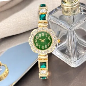 Luxury green dial rhinestone flower quartz watch women fashion gemstone bracelet wrist watch