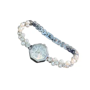 Modische koreanische Strass besetzte achteckige Armbanduhr Quarz Damenuhr fur Damen.