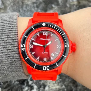 Modische rote Silikonarmband Quarzuhren für Damen und Herren Freizeit Sport Uhren.