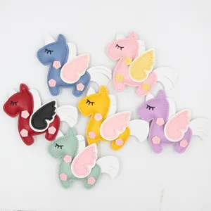 Llavero de Unicornio de Cuero PU de Dibujos Animados Lindo Colgante de Pegaso Alado Cosido a Mano Accesorio para Bolso y Coche
