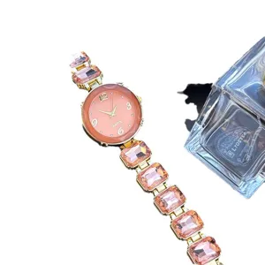 Elegante dames quartz horloge met roze vierkante kristallen armband snoep kleur ronde wijzerplaat