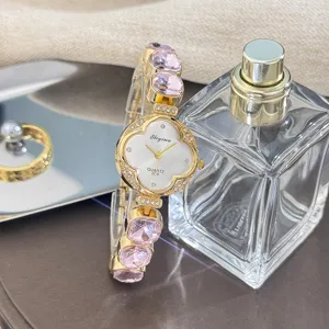 Reloj cuarzo trébol oro con correa cristal rosa, elegante reloj pulsera mujer.