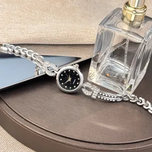 Damen Quarzuhr Silber Strass Armband Sternenhimmel Zifferblatt elegante Damenuhr