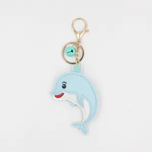 Süßer blauer Delphin PU Leder Schlüsselanhänger, niedlicher Taschenanhänger und Metallaccessoire.
