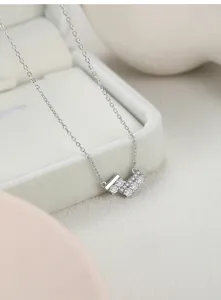 Detailansicht der S925 Sterlingsilber Halskette mit funkelnden Moissanit-Steinen.