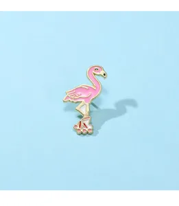 Cute pink flamingo metal enamel pin brooch, perfect for decorating backpacks, hats, and clothes.