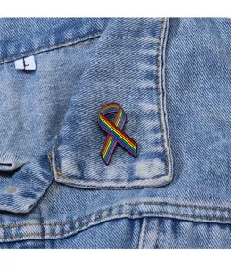 Broche de metal con cinta de arco iris insignia para mochila chaqueta ropa decoracion