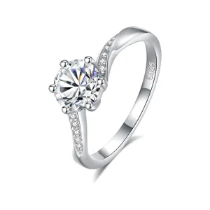 Atemberaubender 1 Karat Moissanit Ring aus S925 Silber mit verziertem gedrehten Band Hauptansicht