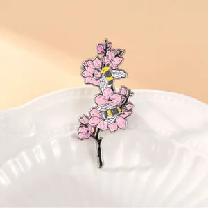 Bezaubernde Emaille Kirschblüten Biene Brosche Pin, Legierung Blumen Kleidung Zubehör.
