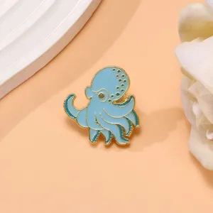 Broche de pin de esmalte de pulpo azul lindo detalle, accesorio de moda de metal para ropa de bolso.