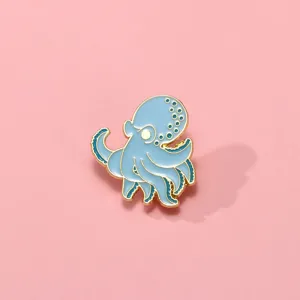 Lindo pin de solapa esmaltado de pulpo azul, broche de aleacion de moda para ropa mochilas.